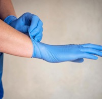 copertina di Guanti Antimicrobici Nitrile misura media ( M ) - pacco da 200 pezzi tg Media Blu