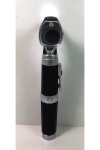copertina di Otoscopio Compact con luce a LED a fibre ottiche . Include 8 Speculum Riutilizzabili